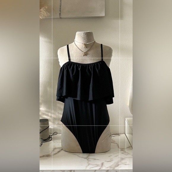 Chic Black One-Piece💦 - Picture 4 of 9